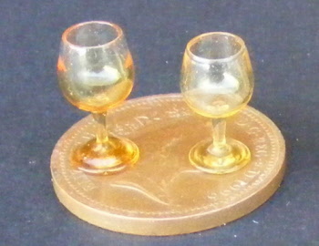 Dolls House Miniature Glass Drinking Glasses Pub Bar